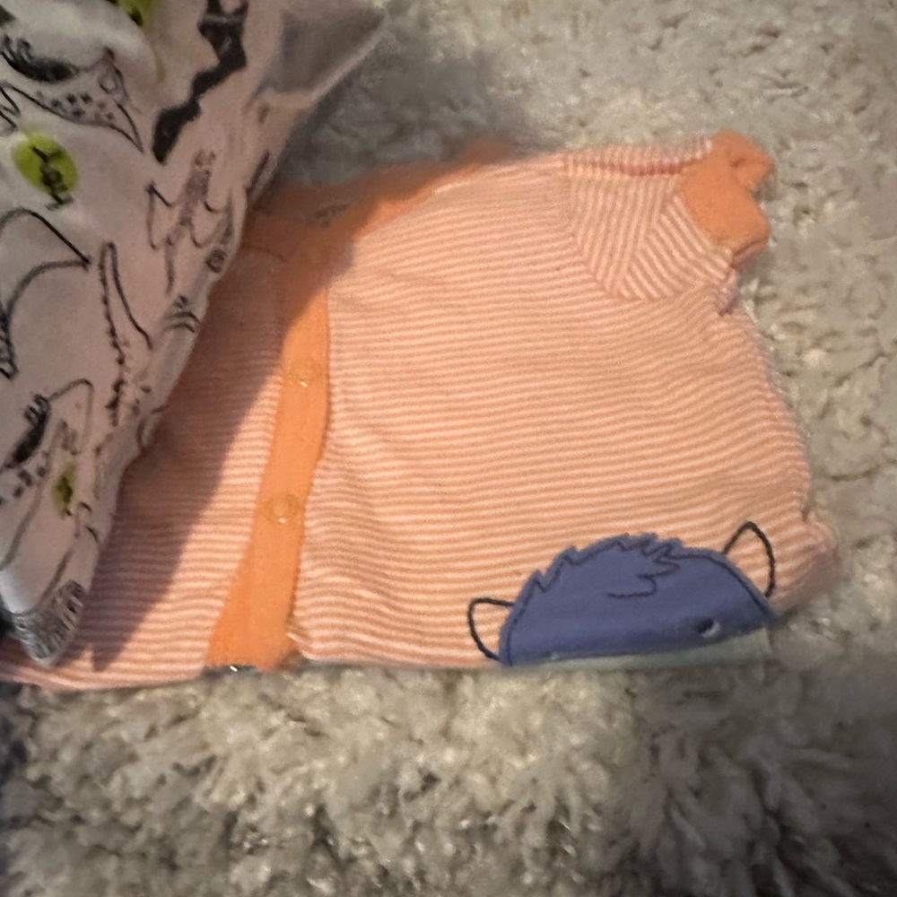 Lot of 3 month baby clothes, 17 pieces